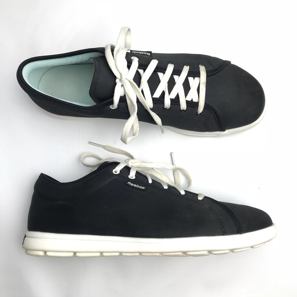 reebok skyscape runaround walking shoe